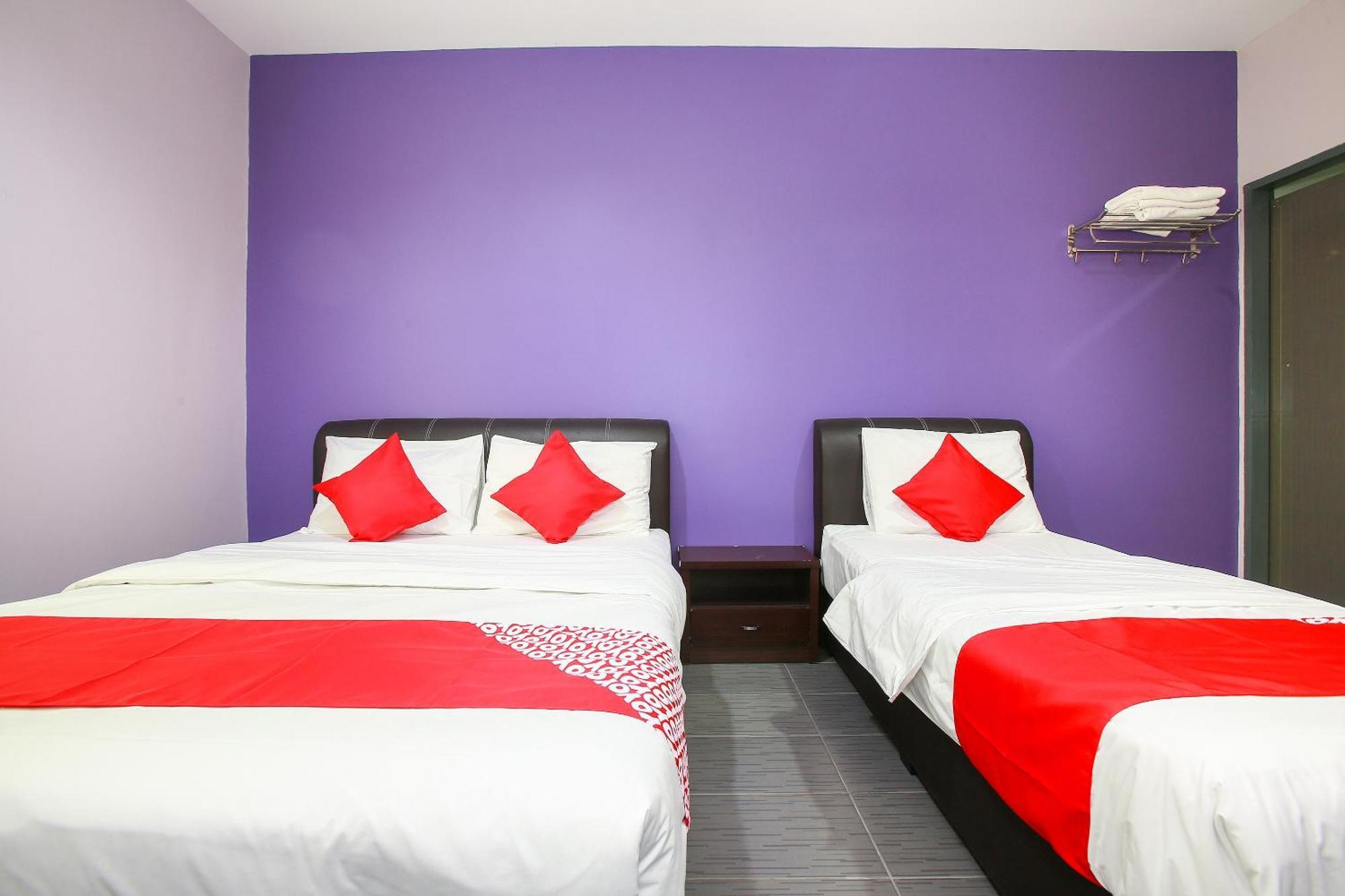 Oyo 89332 De Hotel Teluk Intan Kültér fotó