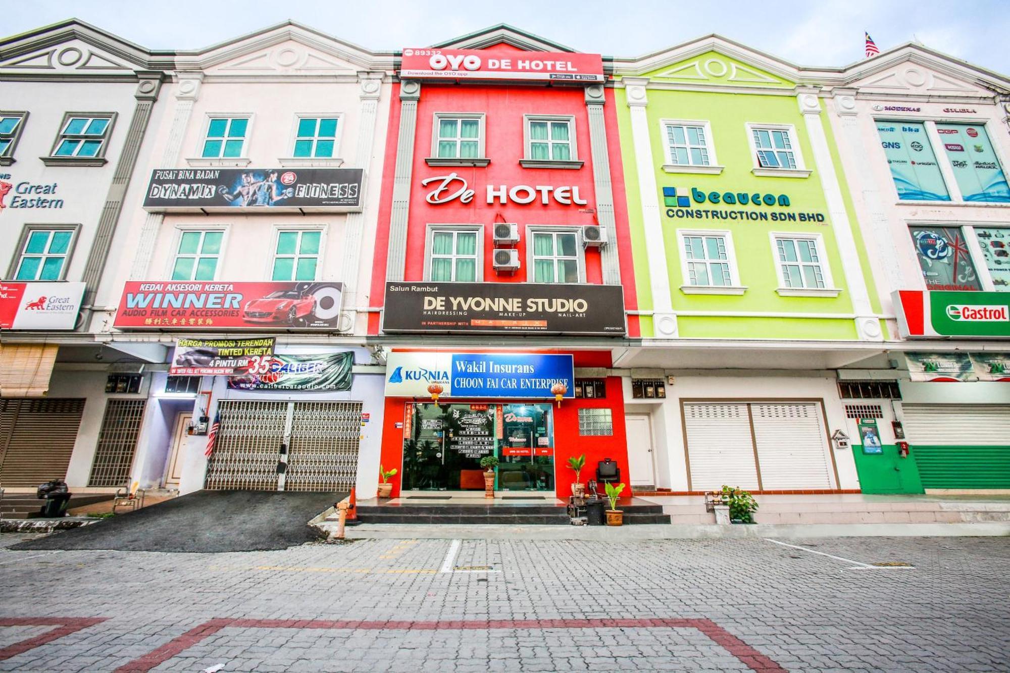 Oyo 89332 De Hotel Teluk Intan Kültér fotó