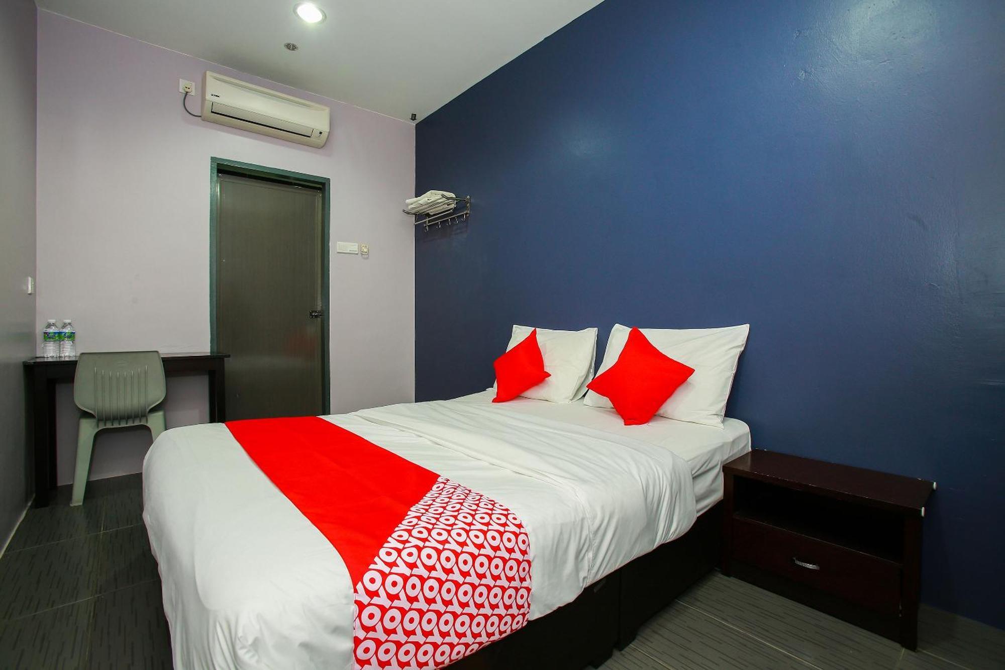 Oyo 89332 De Hotel Teluk Intan Kültér fotó