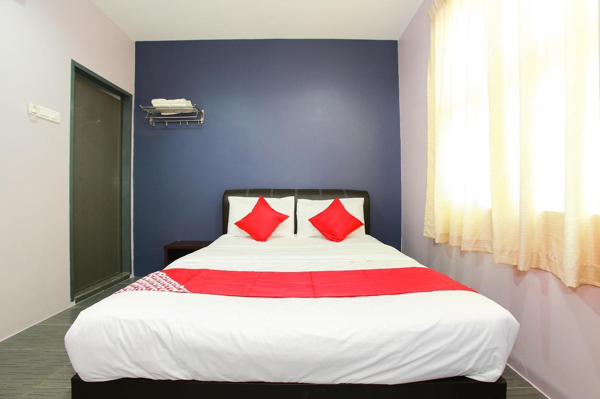 Oyo 89332 De Hotel Teluk Intan Kültér fotó
